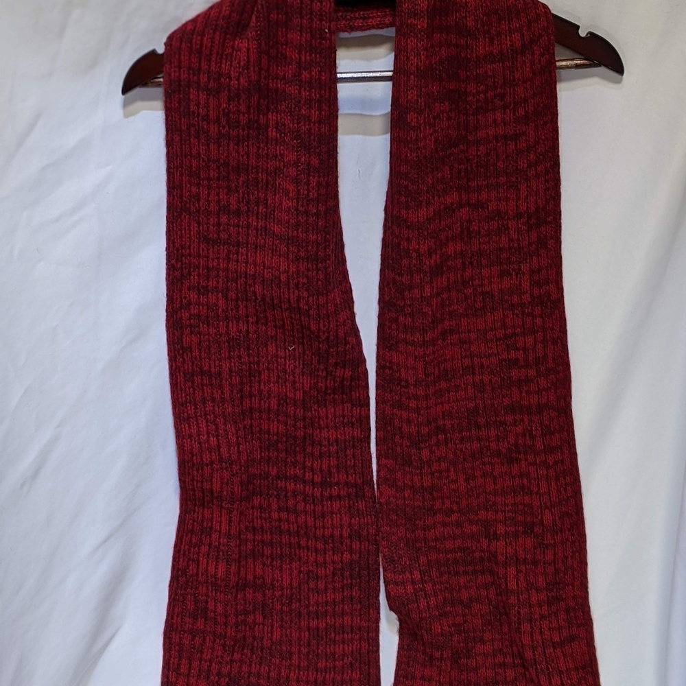 Plush Rouge scarf